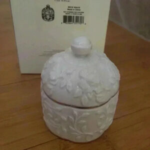 LENOX PORCELIAN CARVED SCALLOP ROSE